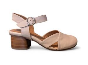Miz Mooz Farah Heels Pumps Soft Cream Leather Size 9.5 US 40.5 EU NWOB Timeless